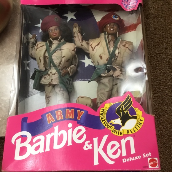 Barbie Mattel 5627 NRFB 1992, US Army Other - Barbie & Ken Dolls Special Edition Deluxe set U.S.Army African Americans 1992